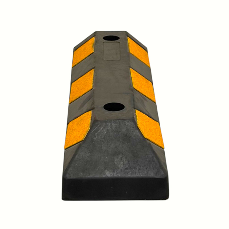 Điểm dừng bánh xe phản quang bằng cao su ngắn được gia cố