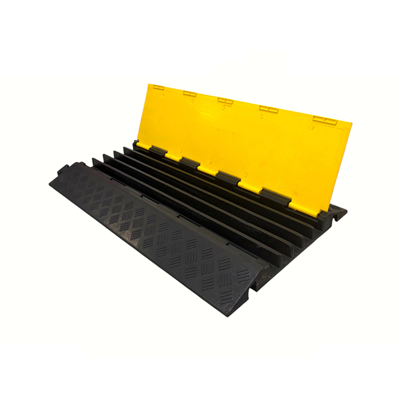 Khả năng chịu tải cao Đế cao su Pvc Flip Cover Bộ bảo vệ cáp hạng nặng 5 kênh