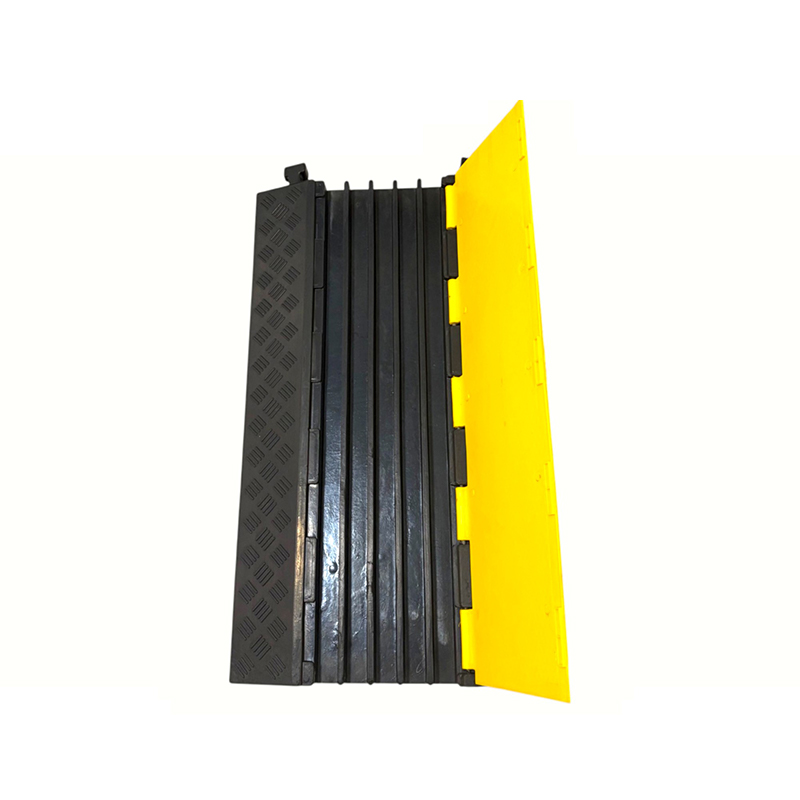 Khả năng chịu tải cao Đế cao su Pvc Flip Cover Bộ bảo vệ cáp hạng nặng 5 kênh