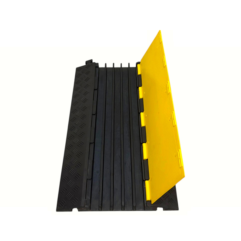 Khả năng chịu tải cao Đế cao su Pvc Flip Cover Bộ bảo vệ cáp hạng nặng 5 kênh