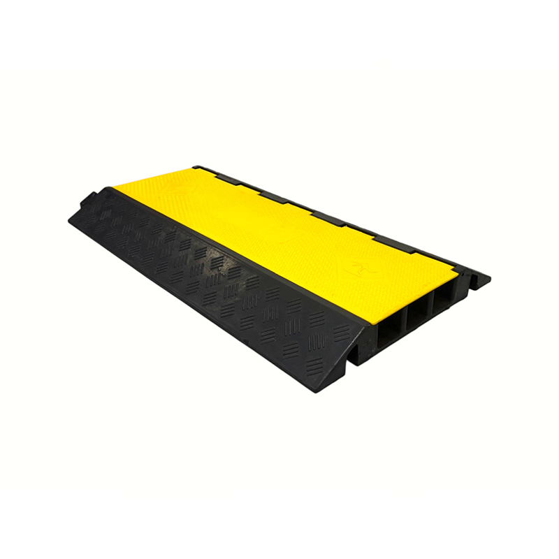 Đế cao su gia cố Khả năng chịu tải cao Vỏ nhựa PVC Bộ bảo vệ cáp hạng nặng 3 kênh