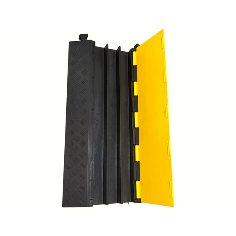 Đế cao su gia cố Khả năng chịu tải cao Vỏ nhựa PVC Bộ bảo vệ cáp hạng nặng 3 kênh